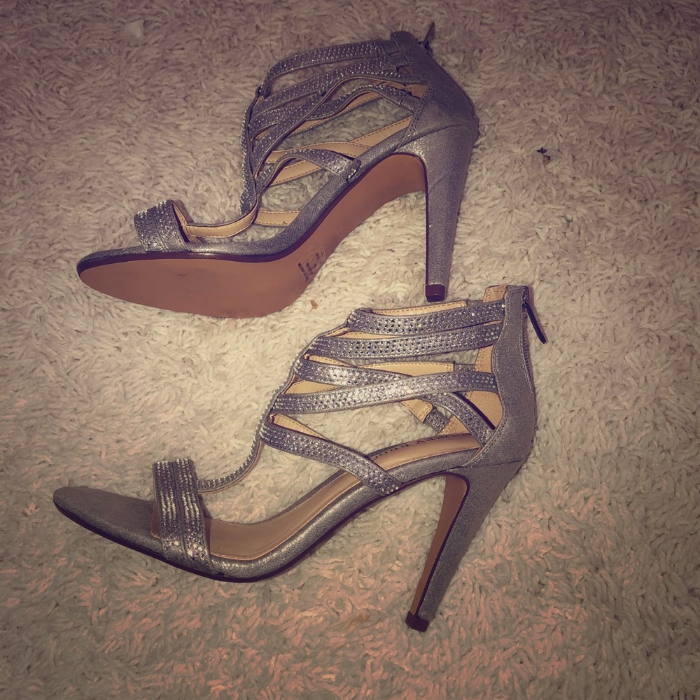 Audrey Brooke high heels in silver color size 8